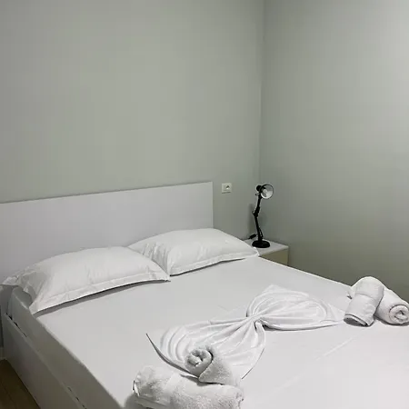 Apartment A&n